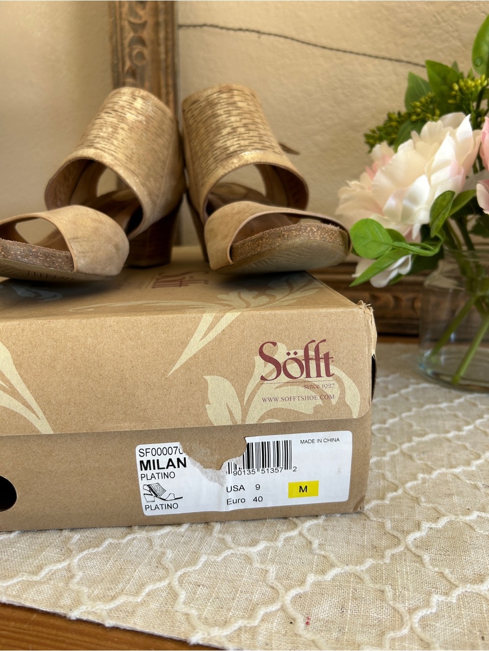 Sofft Milan,Metallic Champagne Open-Toe Block Heel Mules, size 9M, stylish comfy - Picture 13 of 13